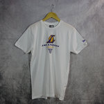Camiseta  Los Angeles Lakers NBA. Manga corta, color blanco. Bold Graphic. New Era