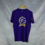 Camiseta  Los Angeles Lakers NBA. Manga corta, color morado.Graphic. New Era