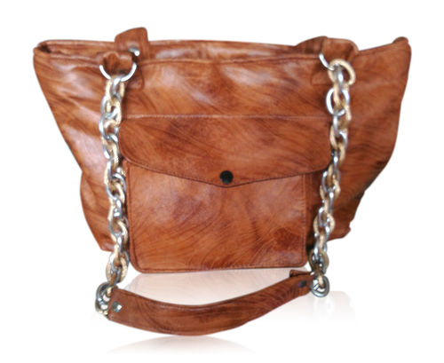 Bolso polipiel - Color cuero marrón claro con cadena