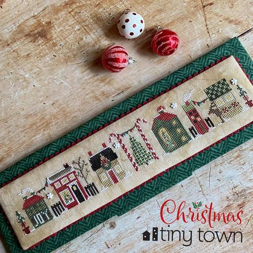 Heart In Hand - Christmas tiny town