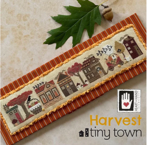 Heart in hand - Harvest tiny town