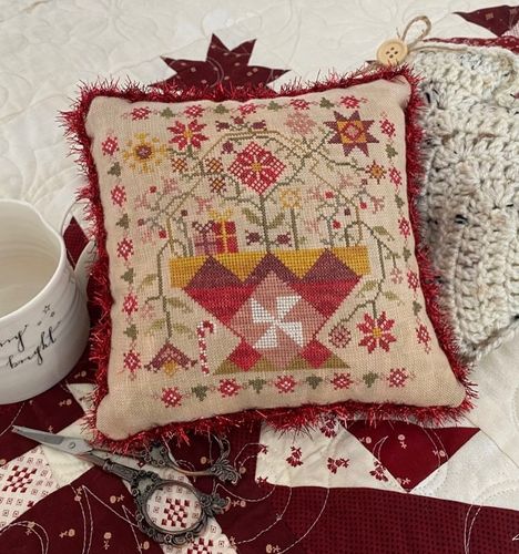 Pansy Patch Quilts and Stitchery - Betsy's Holiday baskets series , Betsy's Christmas basket 2/4