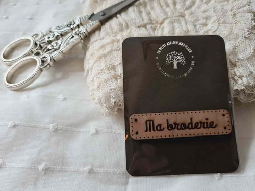 Le petit Atelier Normand - Bouton "Ma Broderie"