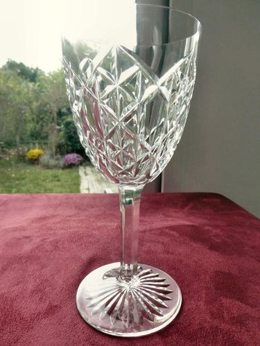 BACCARAT JUIGNE CRYSTAL WATER GLASS  18,4 cm signed  stock: 0