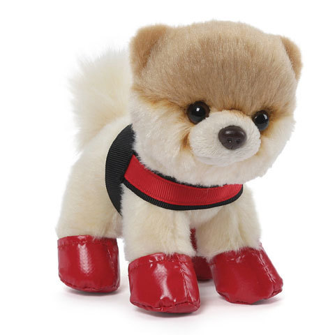 Peluche Boo le chien 15 cm avec bottes rouges