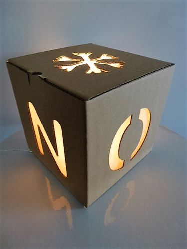 Cube de Noël Small en carton kraft à illuminer