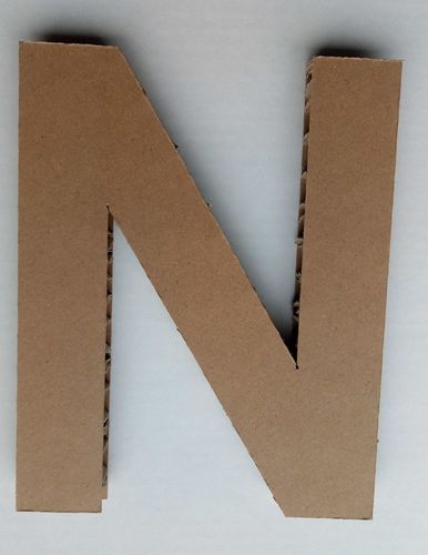 Lettre N en carton