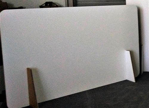 Paroi de bureau pour Protection covid 80 x 50 cm en carton Blanc & Kraft