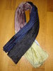 BON PLAN - Etole plissée ombrée en pongé de soie MARC ROZIER - Dégradé de noir à marine clair