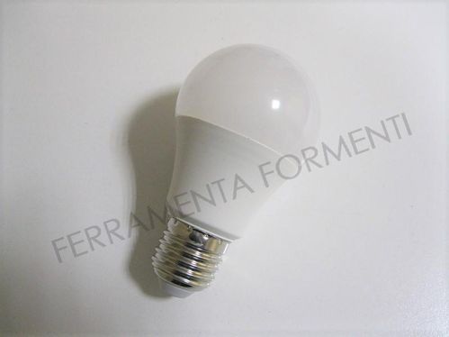 LED light bulb 11W, warm light 3000K, great attack E27, A+