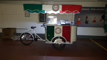 Ecco il triciclo Street Food Ambulante, che prepara i golosi piatti di Bello e Buono\\n\\n30/11/2016 22.19