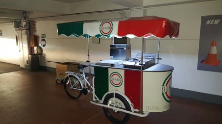 Ecco il triciclo Street Food Ambulante, che prepara i golosi piatti di Bello e Buono\\n\\n30/11/2016 22.20